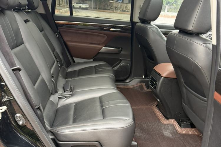 Used GAC Trumpchi GS8 2017 320T Two-Wheel Drive Luxury Smart Connectivity Version (7 Seats) Interior 7