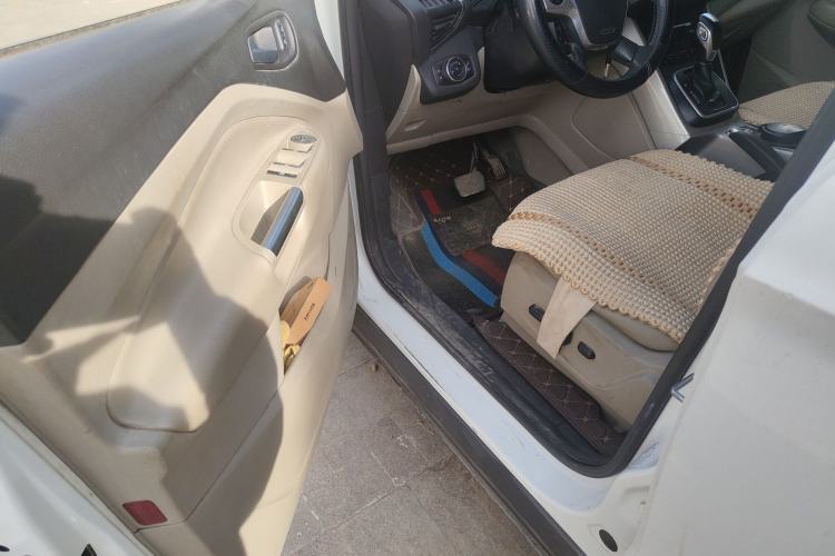 Used Ford Kuga 2013 2.0L GTDi Four-Wheel-Drive Elite Model Driver Seat