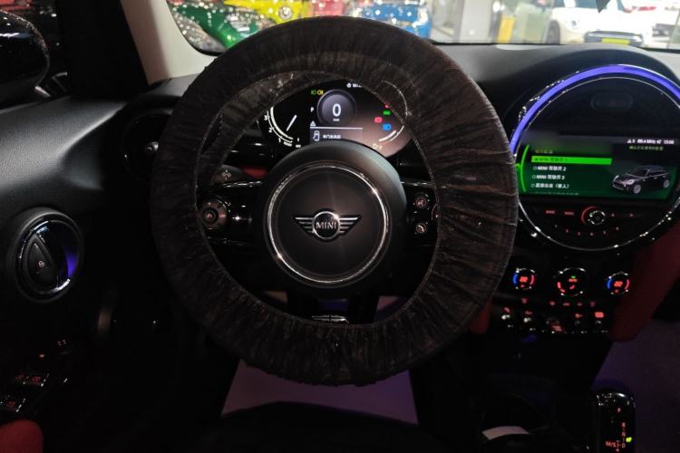 Used MINI 2021 1.5T COOPER Artist Five-Door Edition Steering Wheel