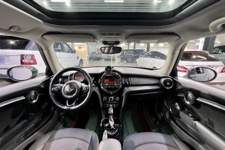Used MINI 2016 1.2T ONE Pioneer Edition Interior 1