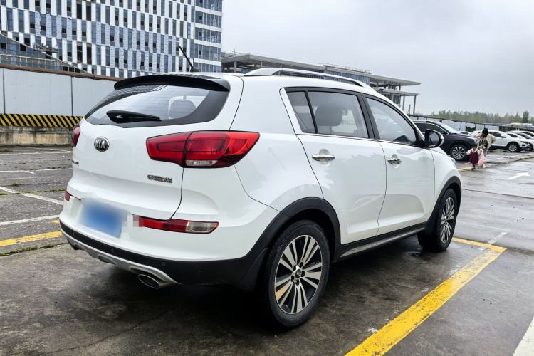 Used Kia Sportage R 2015 2.0L Automatic Two-Wheel Drive DLX Model Exterior 4