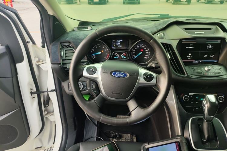 Used Ford Kuga 2015 1.5L GTDi Four-Wheel-Drive Elite Model Steering Wheel