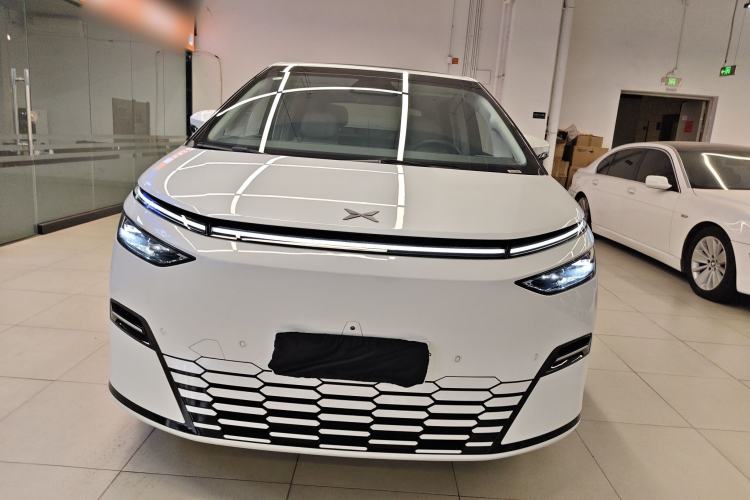 Used XPeng X9 2025 740 Ultra-Long Range Max Front