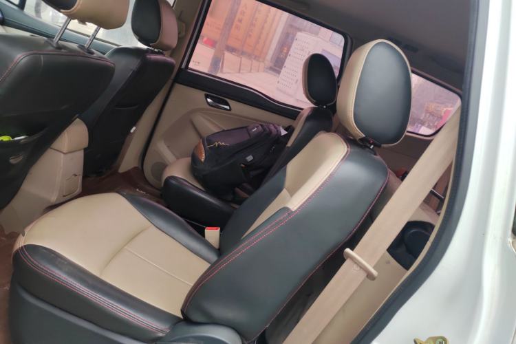 Used FAW Yingzhi 737 2016 1.5L CVT Luxury Navigation Edition Left Rear Seat