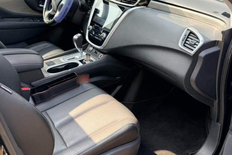 Used Nissan Murano 2021 2.5L XL Two-Wheel Drive Smart Connect Luxury Edition Right Front Seat