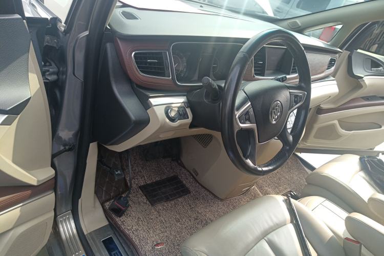 Used Buick GL8 2018 28T Luxury Model China VI Standard
