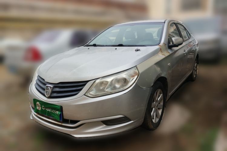 Used Baojun 630 2011 1.5L manual standard version