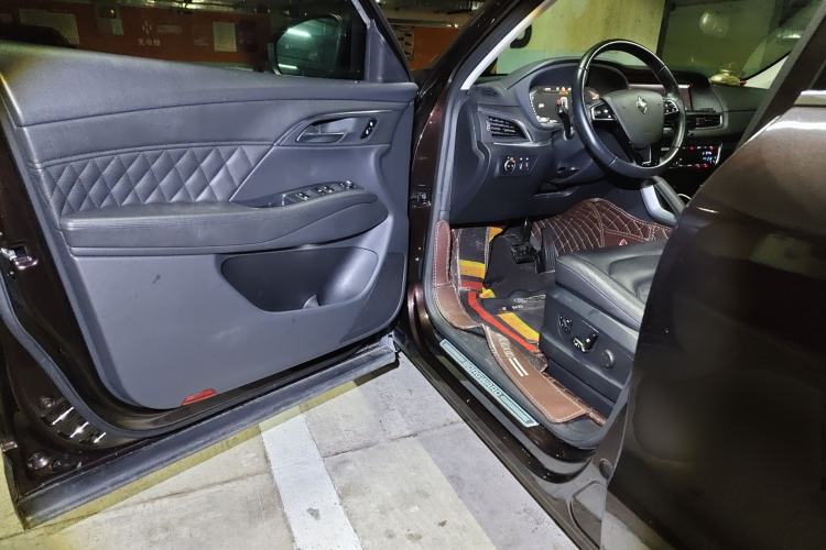 Used BORGWARD BX7 2018 28T Two-Wheel Drive Luxury Version 5 Seats China VI Emission Standard