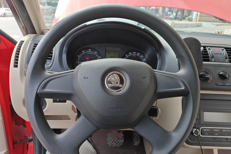 Used Skoda Fabia 2014 1.4L Automatic Crystal Edition