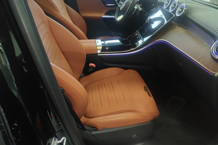 Used Mercedes-Benz GLC New Energy 2025 350 e L 4MATIC Collector's Edition Right Front Seat