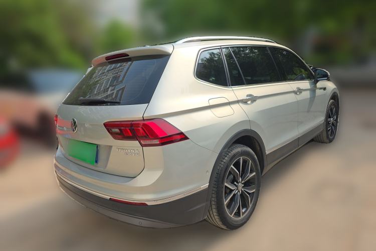 Used Volkswagen Tiguan L 2019 Revised 330TSI Automatic Two-Wheel Drive Smart & Luxury Edition China VI Standard
