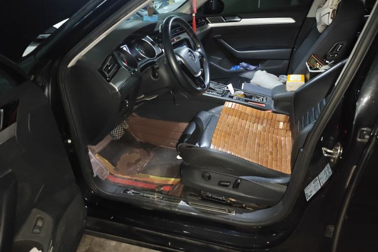 Used Volkswagen Magotan 2018 330TSI DSG Advanced Model Driver Seat