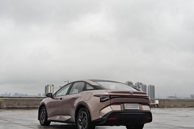 Used Toyota bZ3 2023 616 km Long-Range Premium
