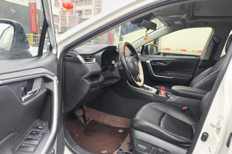 Used Toyota RAV4 2021 2.0L CVT 4x4 Trend Edition
