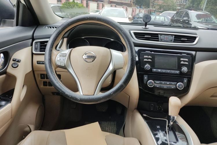 Used Nissan X-Trail 2015 2.0L CVT Comfort MAX Edition 2WD