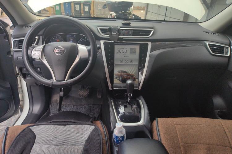Used Nissan X-Trail 2015 2.5L CVT Leading MAX Edition 4WD
