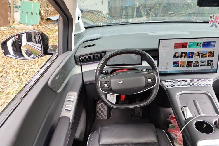 Used XPeng X9 2024 702 Ultra-Long Range Max Steering Wheel