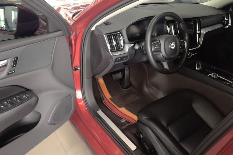 Used Volvo S60 2022 B4 Zhiyi Luxury Edition
