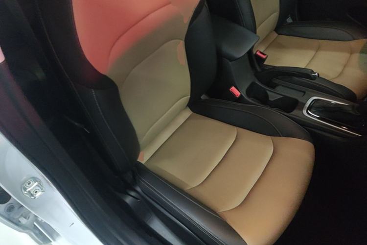 Used Chevrolet Monza 2021 320 Automatic Enjoyment Sunroof Edition Right Front Seat