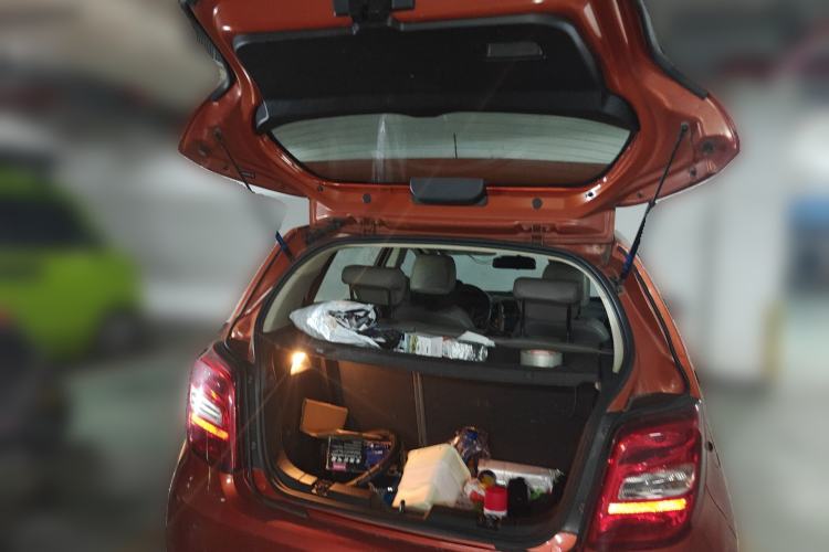 Used Chevrolet Aveo Sonic 2014 Hatchback 1.6 SX AT Fashion Edition Trunk