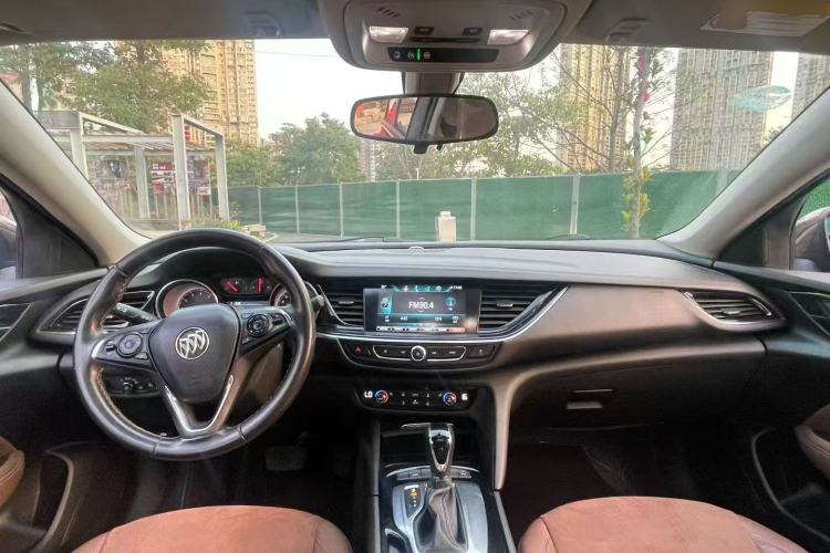 Used Buick Regal 2019 20T Elite Version China V Standard Center Console