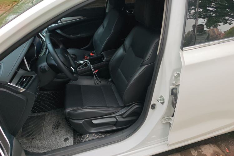 Used CHANGAN Eado 2019 High-Energy Edition 1.6L GDI Manual Pioneer Model China VI Standard Left Front Seat