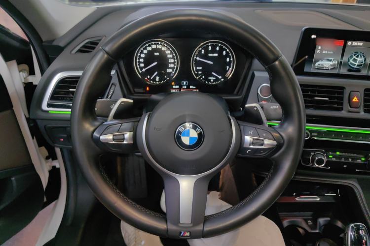 Used BMW 1 Series 2020 125i Leading Model M Sport Package Steering Wheel