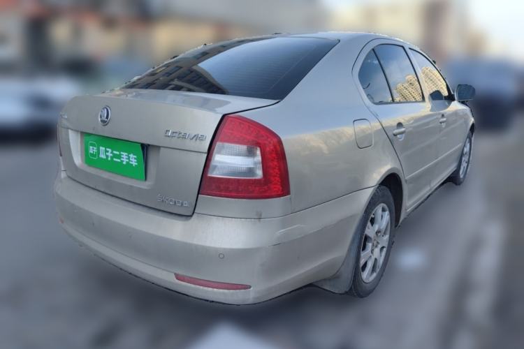 Used Skoda Octavia 2013 1.6L Automatic Yijie Edition Rear Right 45 Deg