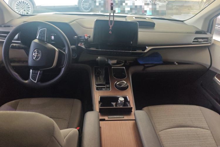 Used Toyota Sienna 2023 2.5L Hybrid Comfort Edition