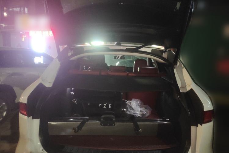 Used Jaguar F-PACE 2018 2.0T Two-Wheel Drive Urban Deluxe Edition