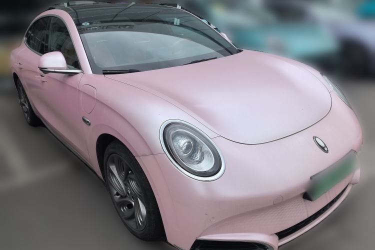 Used ORA Lightning Cat 2022 600 km All-Wheel Drive High-Performance Version Front Right 45 Deg