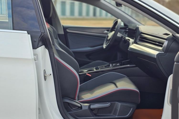 Used Volkswagen Lamando 2024 Lavida L 280TSI DSG Cool & Spicy Edition
