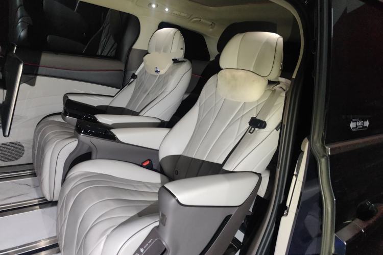 Used Denza D9 2022 DM-i 970 Four-Wheel Drive Flagship Model