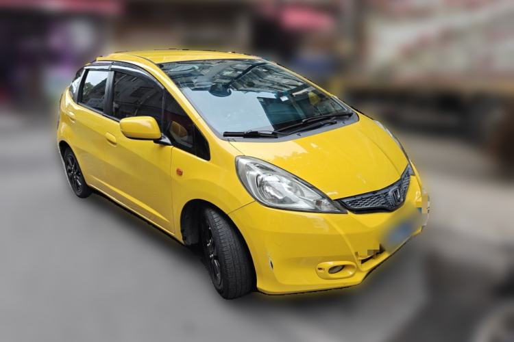 Used Honda Fit 2011 1.3L automatic comfort version
