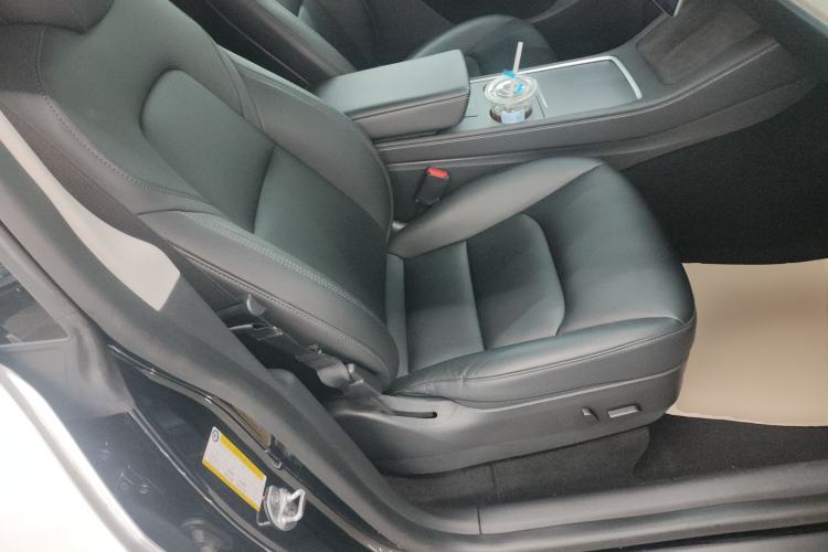 Used Tesla Model Y 2021 Standard Range Rear-Wheel Drive Version
