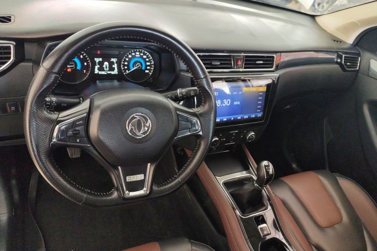 Used Dongfeng Fengon 580 2017 1.5T Manual Luxury Model