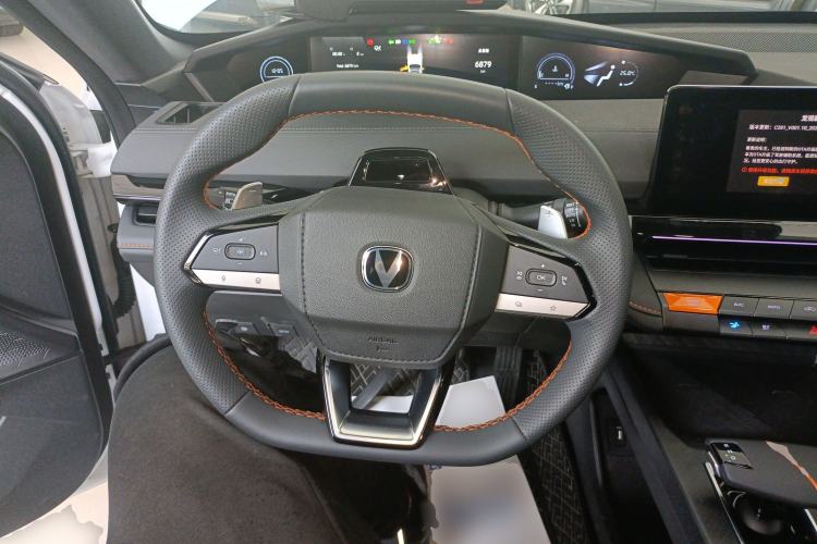 Used CHANGAN UNI-V 2025 1.5T 500Bar High-Energy Version