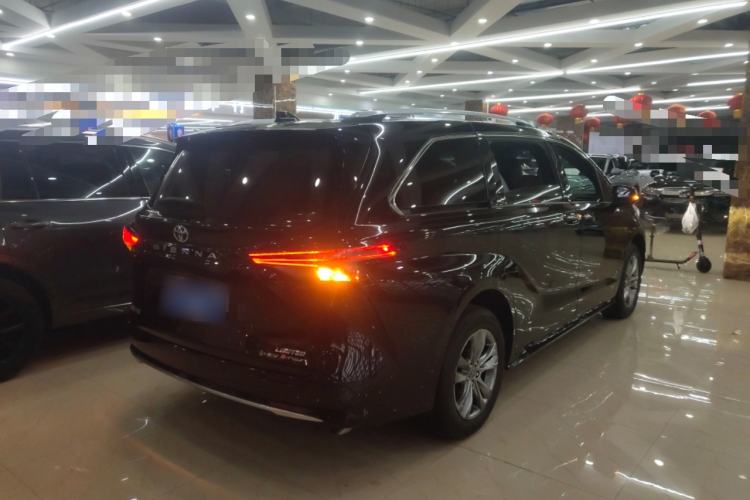 Used Toyota SIENNA 2024 2.5L Hybrid Four-Wheel Drive Prestige Edition Rear Right 45 Deg