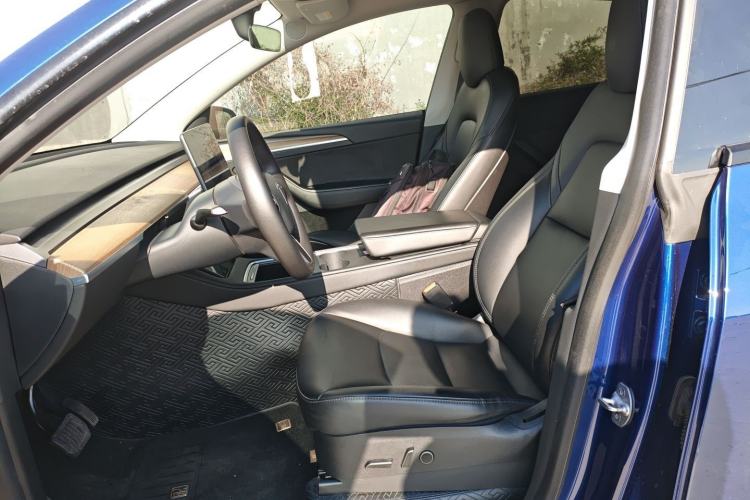 Used Tesla Model Y 2022 Rear-Wheel-Drive Version
