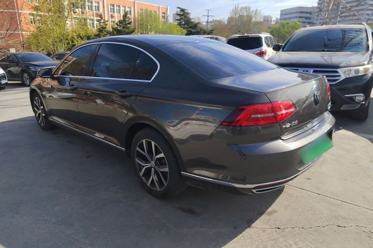 Used Volkswagen Magotan 2018 Facelift 330TSI DSG Luxury Model Rear Left 45 Deg