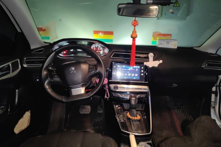 Used Peugeot 308 2016 1.6L Automatic Luxury Edition Center Console