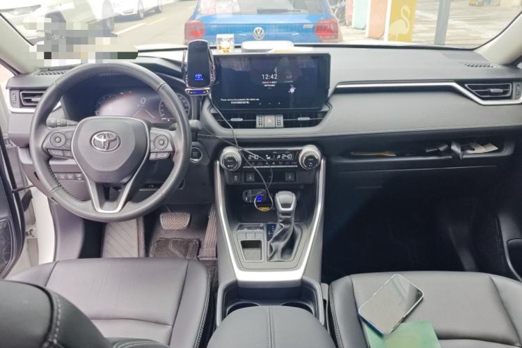 Used Toyota RAV4 2023 2.0L CVT Two-Wheel Drive 20th Anniversary Platinum Edition Center Console