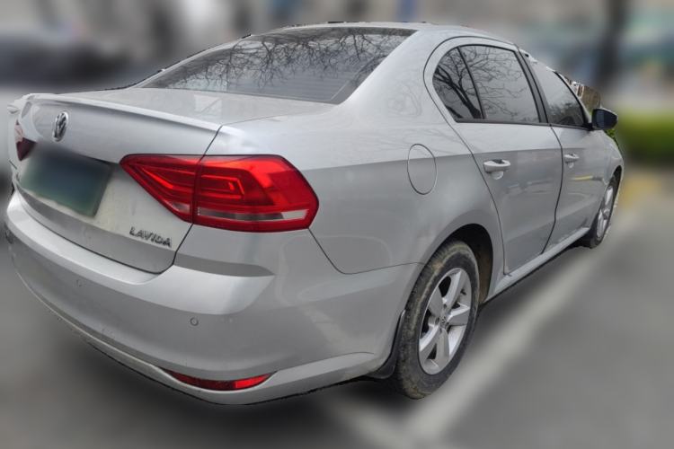 Used Volkswagen Lavida 2015 1.6L Automatic Fashion Edition
