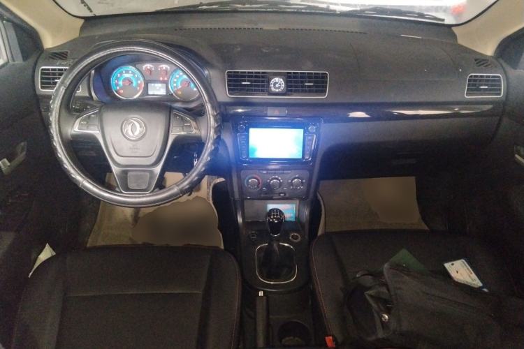 Used Dongfeng Fengon 370 2016 1.5L Manual Luxury Version SFG15-02 7 Seats
