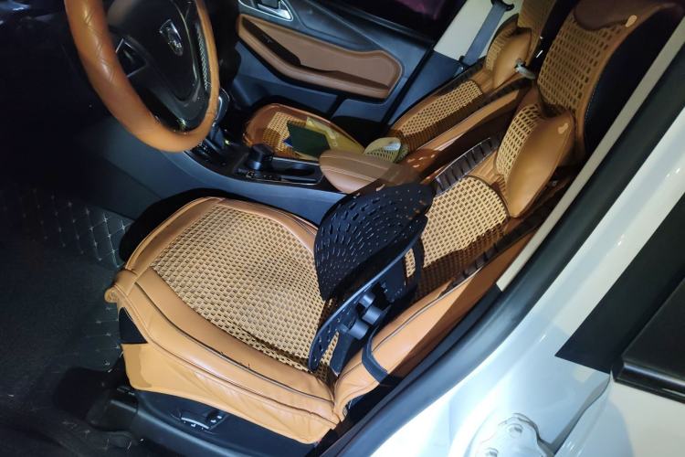 Used Baojun 560 2017 Rhythmic Edition 1.8L iAMT Prestige Model Left Front Seat