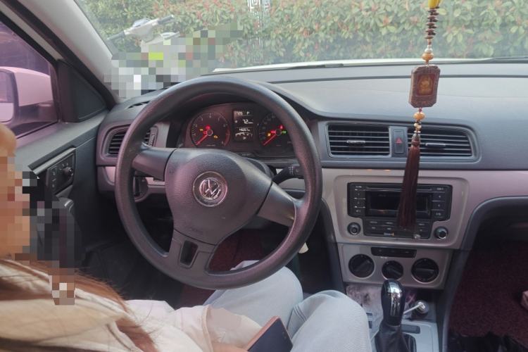 Used Volkswagen Gran Lavida 2013 1.6L Automatic Fashion Model Steering Wheel