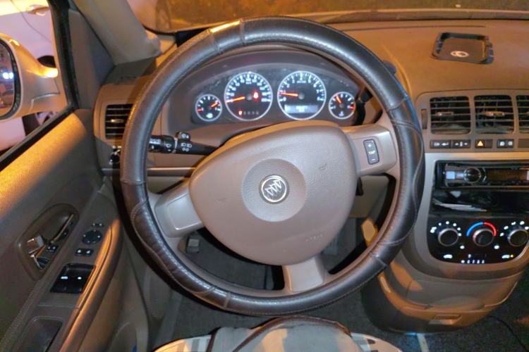 Used Buick GL8 2014 2.4L Classic Edition