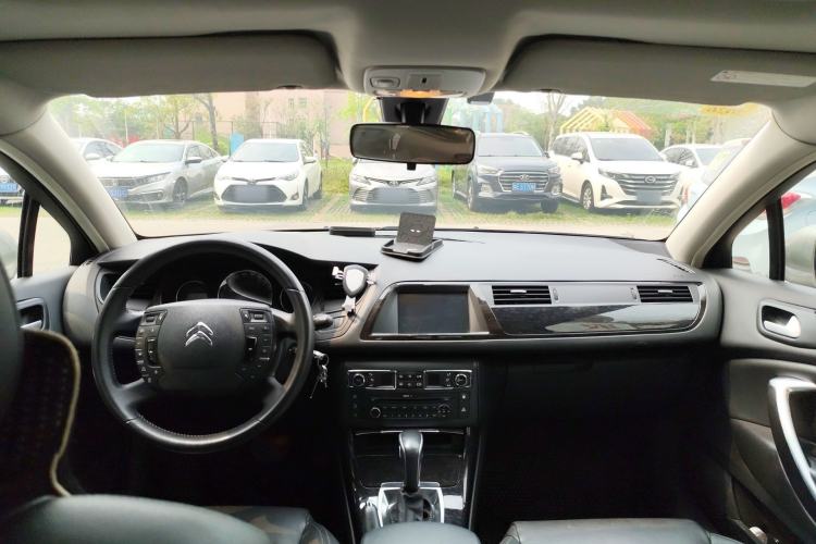 Used Citroen C5 2013 2.3L Automatic Zunyu Model Center Console