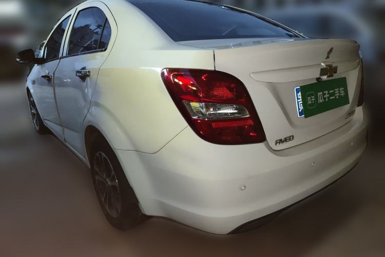 Used Chevrolet Aveo Sonic 2014 Sedan 1.4SL AT Stylish Sunroof Edition
