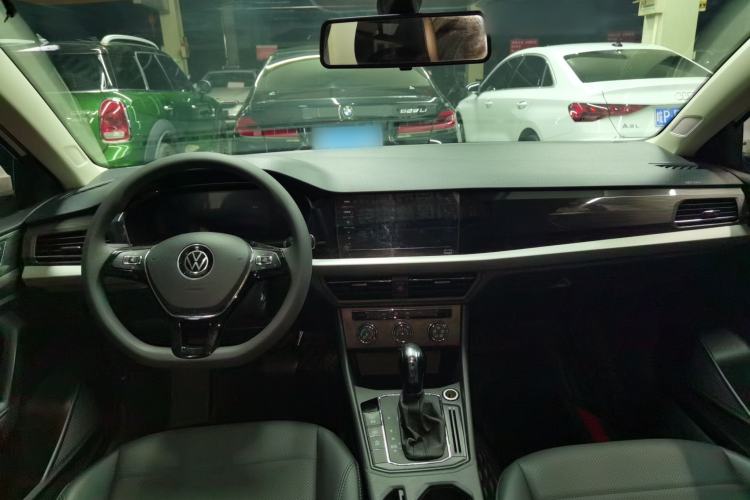 Used Volkswagen Lavida 2022 1.5L Automatic Comfort Edition Center Console
